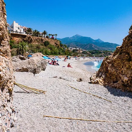 Daire With Pool Near Burriana Beach, Nerja